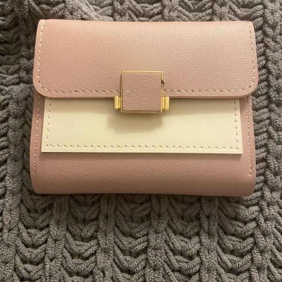 Mauve Wallet - Picture 5 of 13